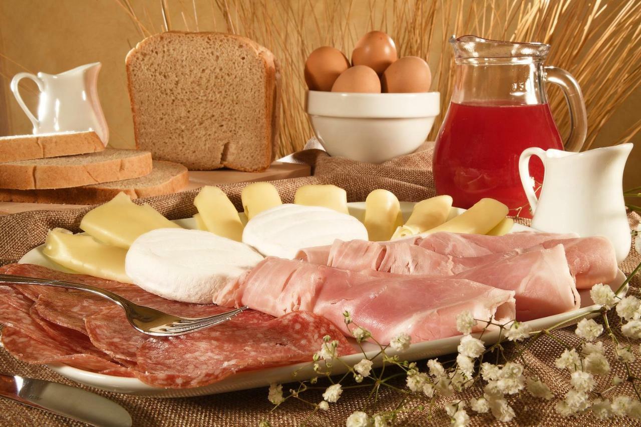 Vista Sulle Langhe Bed and Breakfast Carrù Εξωτερικό φωτογραφία